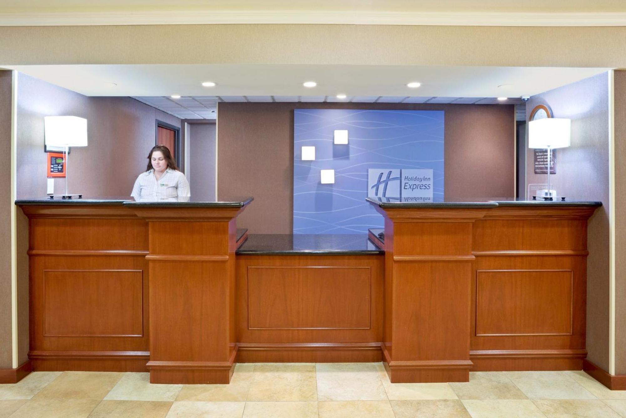 Holiday Inn Express Portland South - Lake Oswego By Ihg Exterior foto